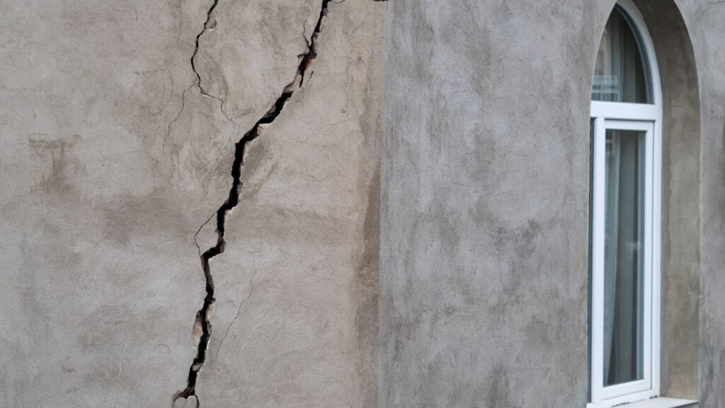 How to repair concrete cracks