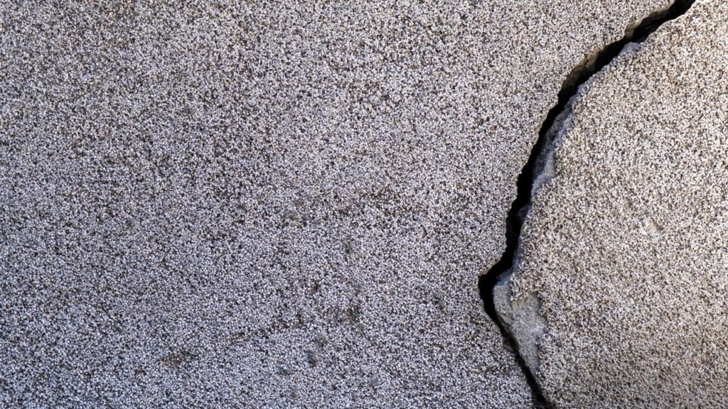 How to repair concrete cracks